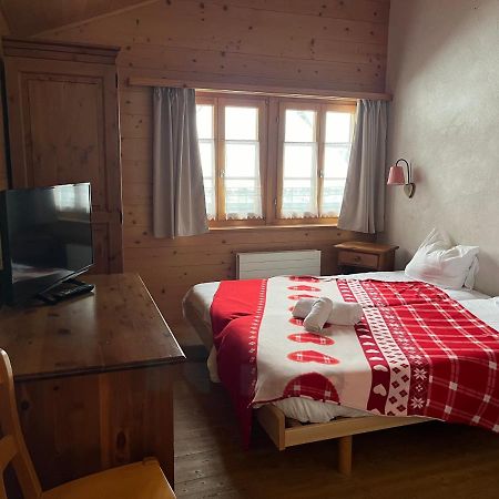 L'Auberge De L'Ours Vers L'Eglise Esterno foto